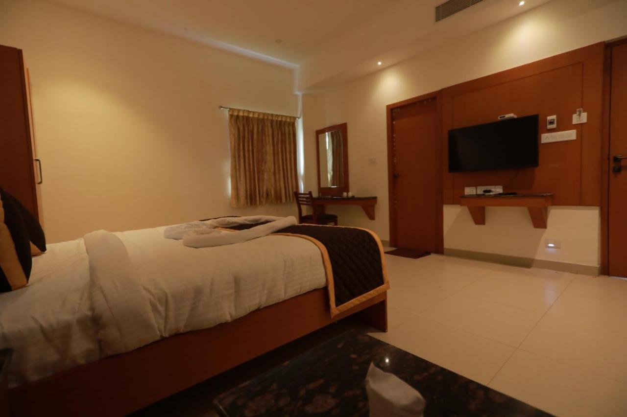 Hotel Ashok Palace Karūr Kültér fotó
