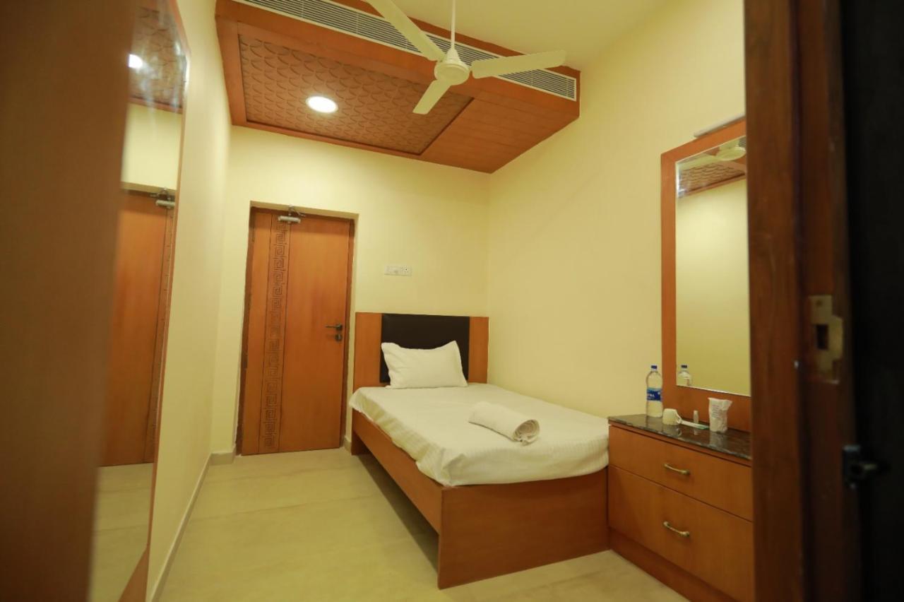 Hotel Ashok Palace Karūr Kültér fotó