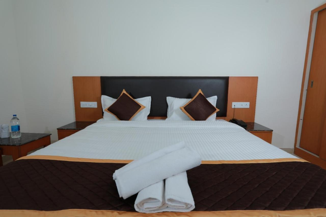 Hotel Ashok Palace Karūr Kültér fotó