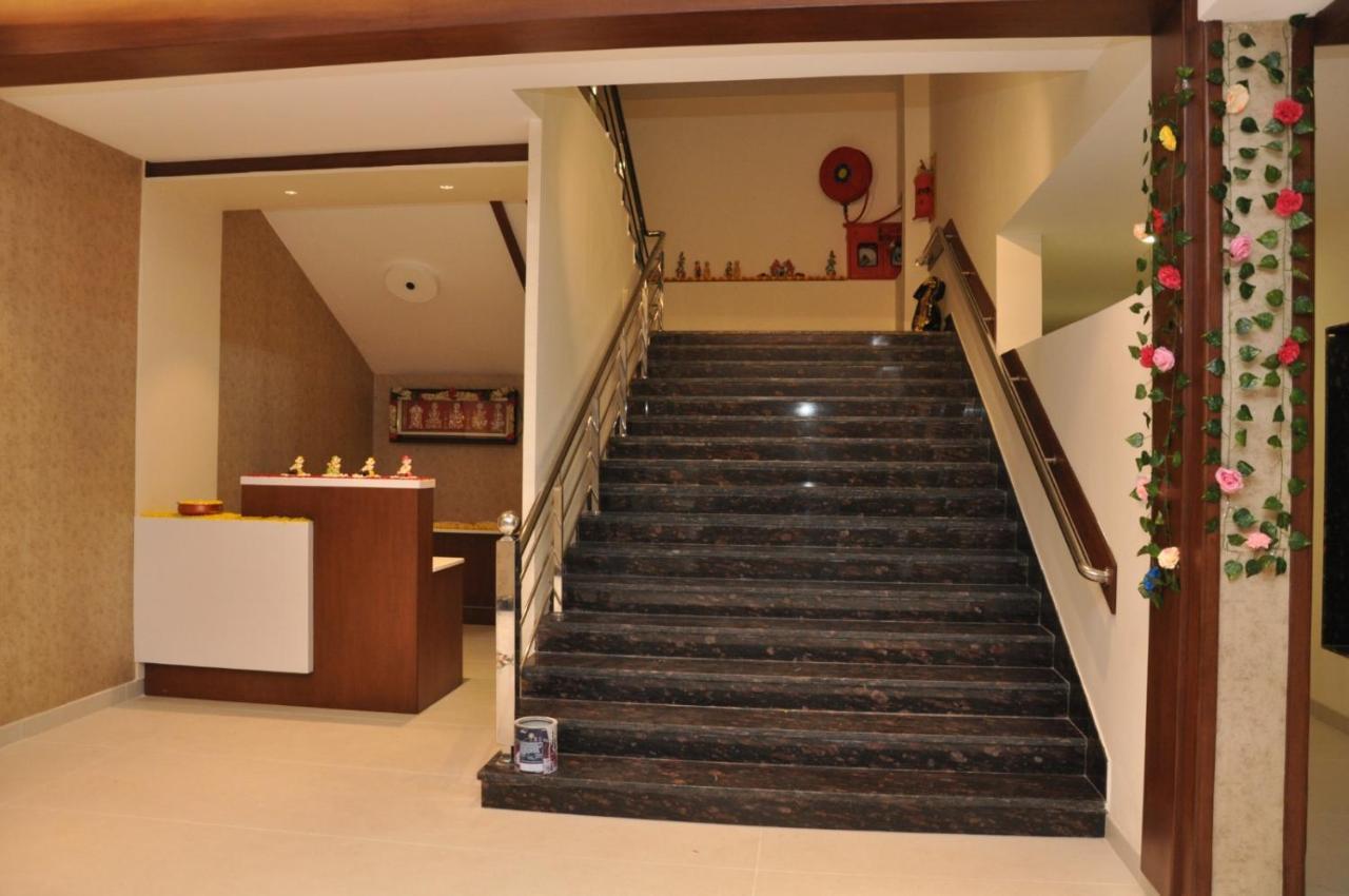 Hotel Ashok Palace Karūr Kültér fotó