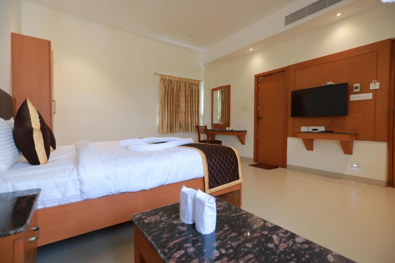 Hotel Ashok Palace Karūr Kültér fotó