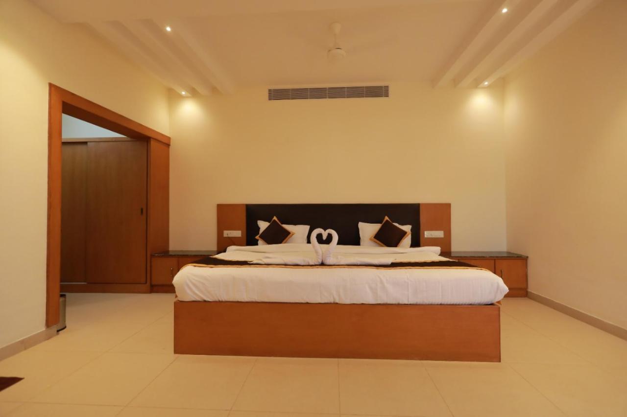 Hotel Ashok Palace Karūr Kültér fotó